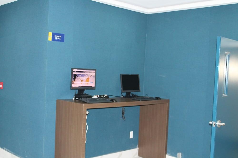 Days Inn By Wyndham Saint John Buitenkant foto