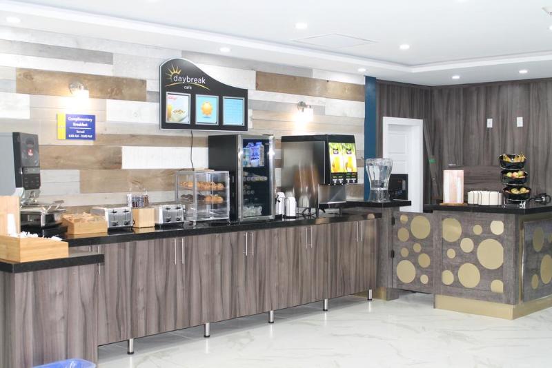 Days Inn By Wyndham Saint John Buitenkant foto
