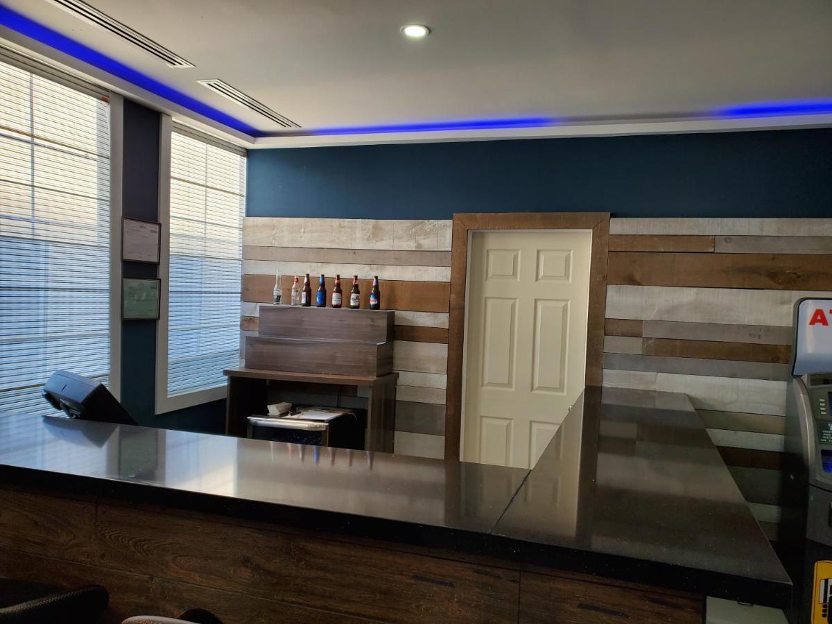 Days Inn By Wyndham Saint John Buitenkant foto